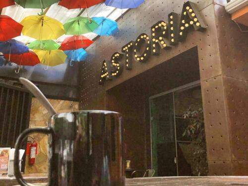 Astoria Bar