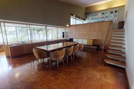 A inspiração de Juscelino Kubitschek em erguer o Conjunto Arquitetônico e Paisagístico da Pampulha teve origem tanto na sua vontade de criar em Belo Horizonte um espaço referência em lazer e diversão, quanto da intenção de urbanizar uma região considerada de difícil acesso e distante do centro da cidade. Foto: Antônio Vitor Campo Maia / Acervo Belotur