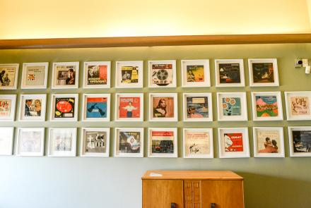 Durante todo o período em que a família Guerra permaneceu no local, o imóvel e os móveis - em grande parte adquiridos pelo próprio Juscelino, foram bem preservados. Dentre a mobília ainda estavam em boas condições, a geladeira e a cama de casal comprados por JK, além de uma mesa de bilhar francês e mais outros 90 itens. Foto: Mariane Botelho / Acervo Fundação Municipal de Cultura